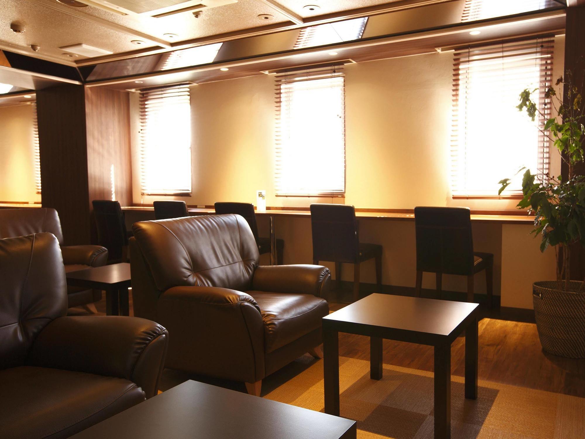 Shinjuku Kuyakusho-Mae Capsule Hotel Токио Экстерьер фото