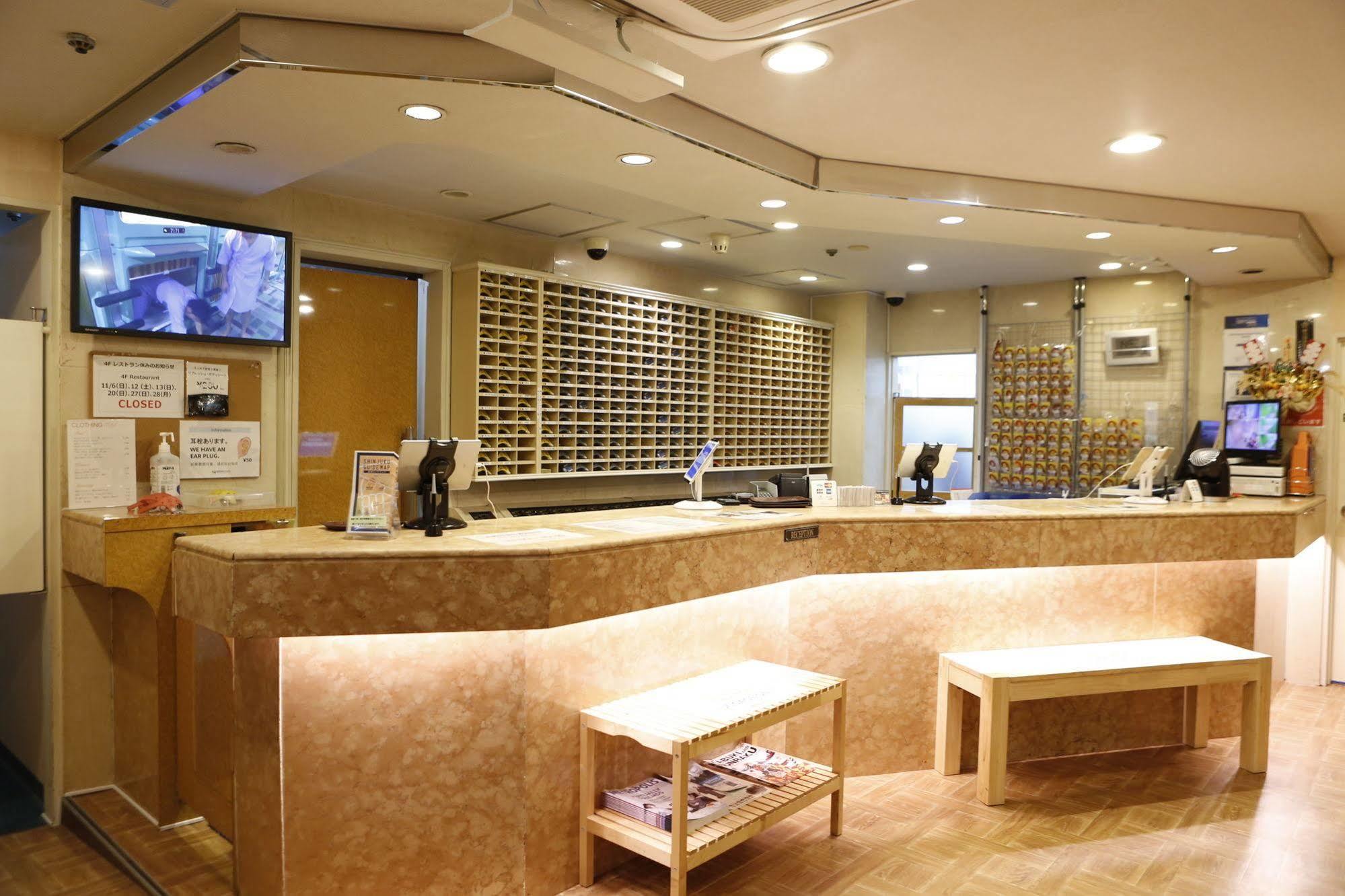 Shinjuku Kuyakusho-Mae Capsule Hotel Токио Экстерьер фото