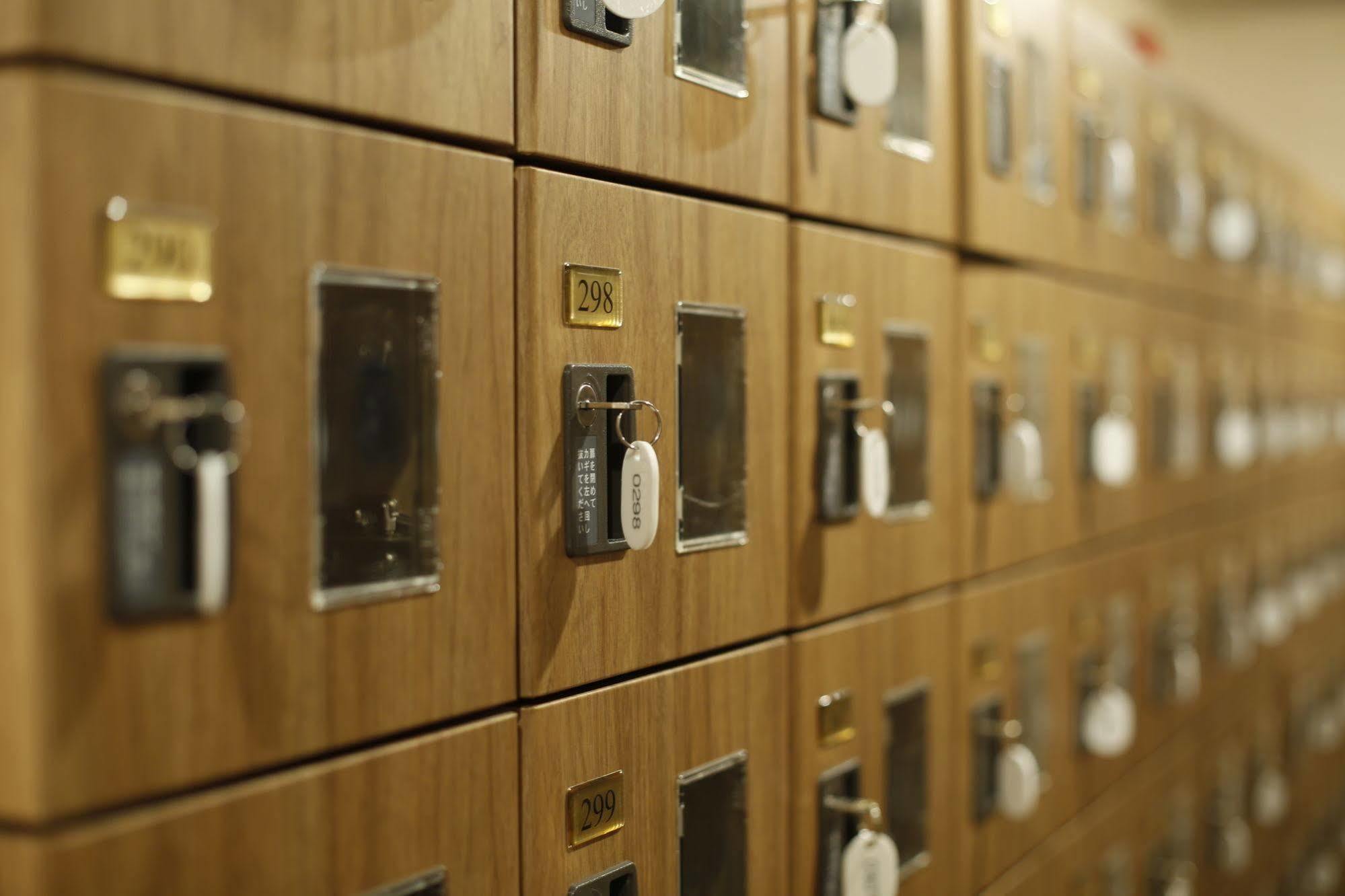 Shinjuku Kuyakusho-Mae Capsule Hotel Токио Экстерьер фото