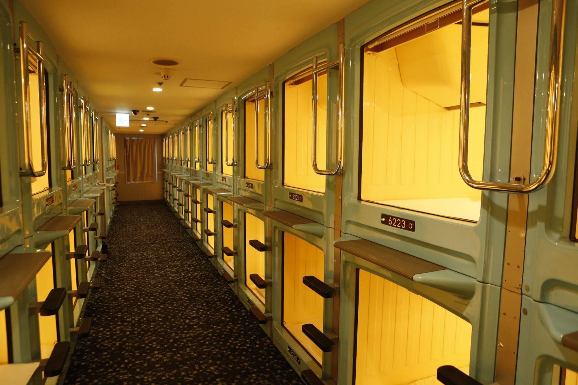 Shinjuku Kuyakusho-Mae Capsule Hotel Токио Экстерьер фото