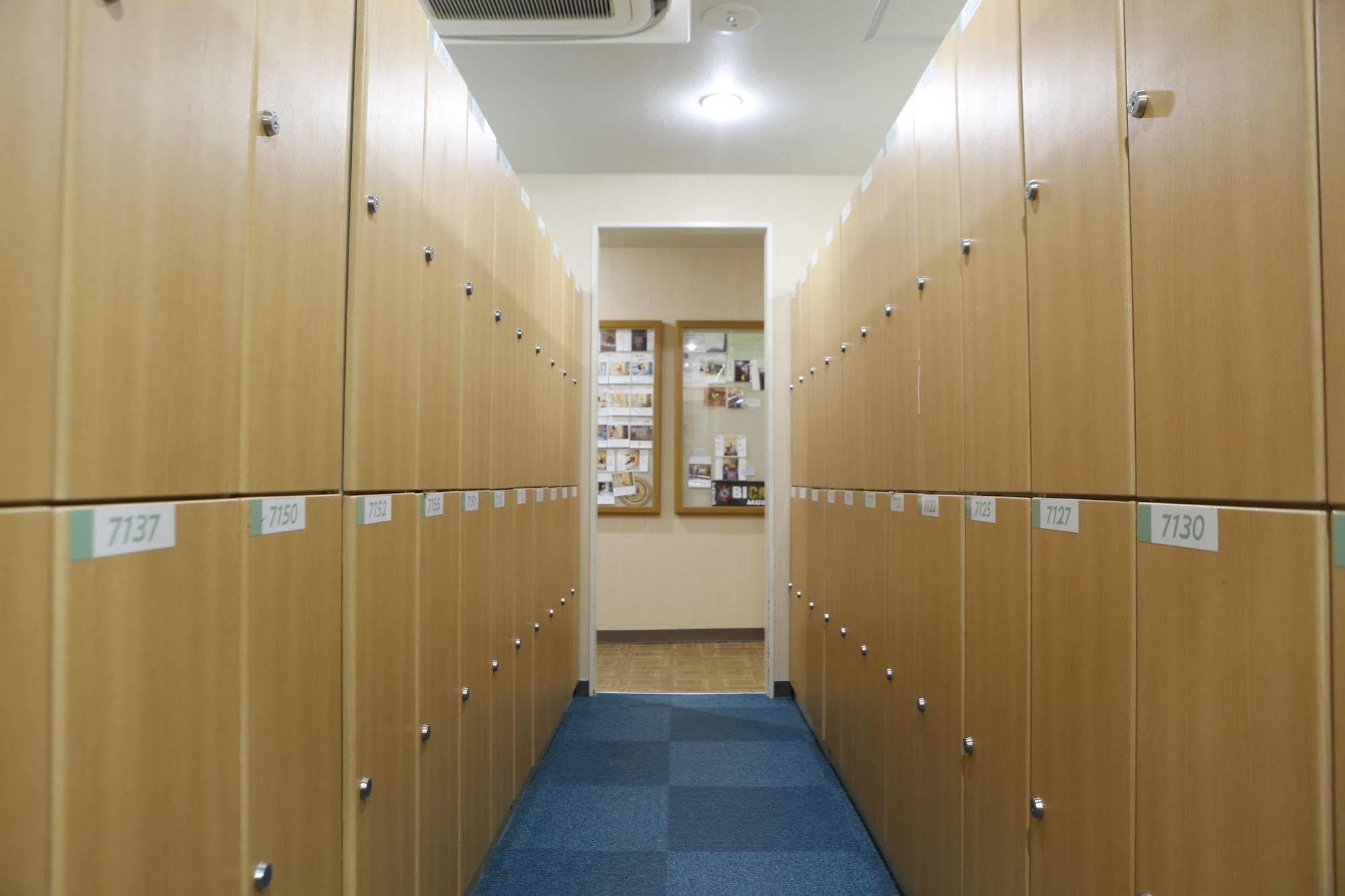 Shinjuku Kuyakusho-Mae Capsule Hotel Токио Экстерьер фото